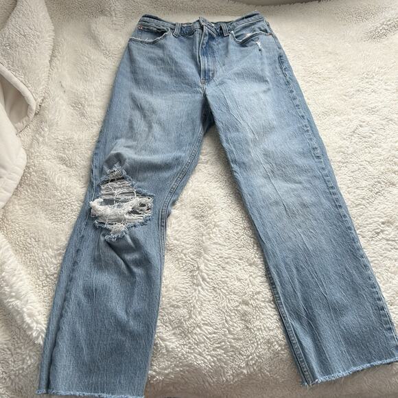 Abercrombie and Fitch 90s Straight Ultra High Rise Distressed Jean Size 28/6 - Picture 2 of 7